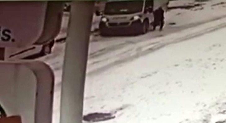 (Özel) Esenyurt’ta kaygan zeminde faciadan dönüldü G1