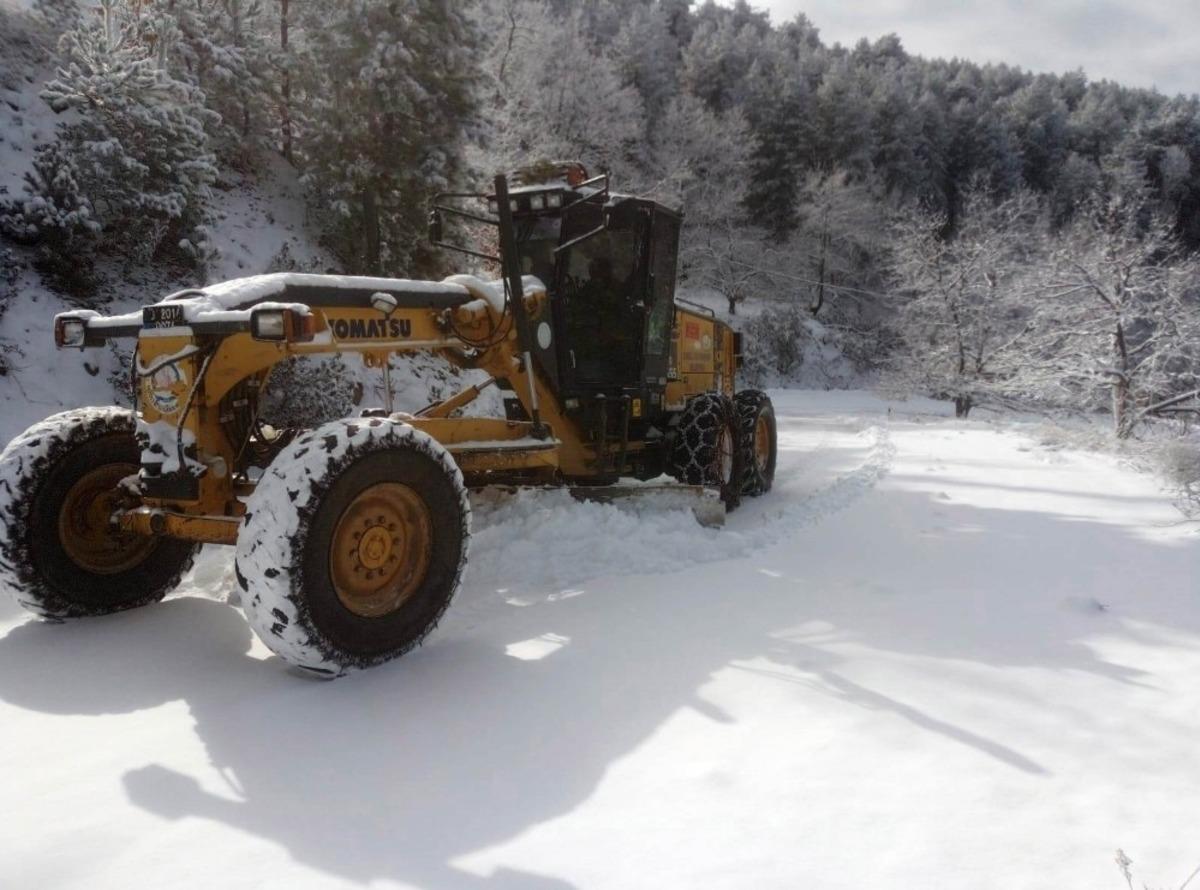 B&uuml;y&uuml;kşehirden kar mesaisi