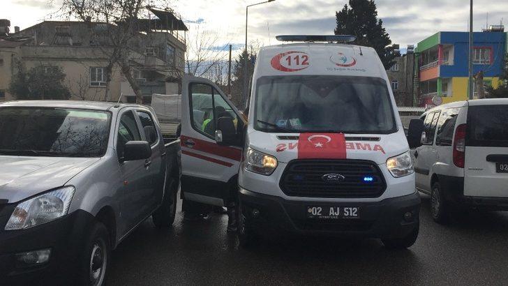 İki otomobilin çarpıştığı kaza güvenlik kamerasında G2