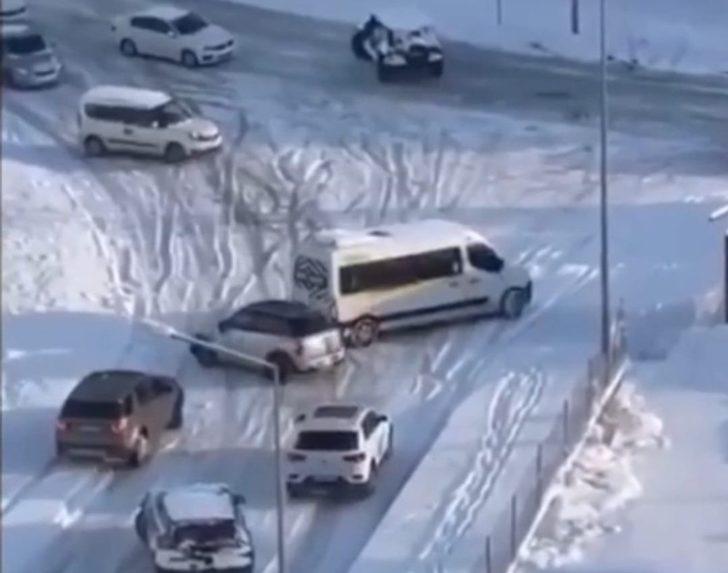Bursa’da yollar buz pistine döndü, kazalar peşpeşe böyle yaşandı G2