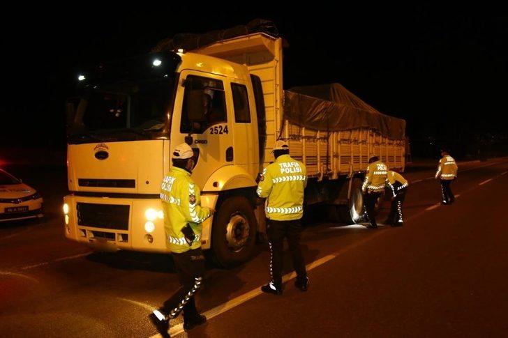 Yurt genelindeki kış lastiği denetiminde 2 bin 677 sürücüye işlem G3