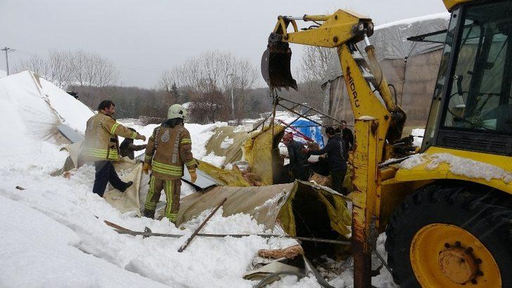 Ömerli’de çatısı çöken ahır havadan görüntülendi G4