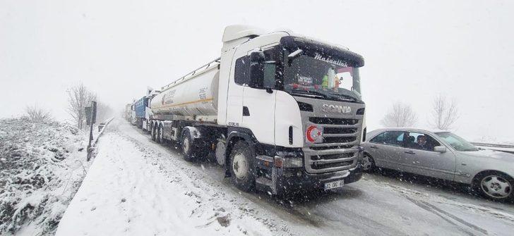 Bursa İzmir kara yolu kaza ve tipi sebebiyle trafiğe kapandı G3