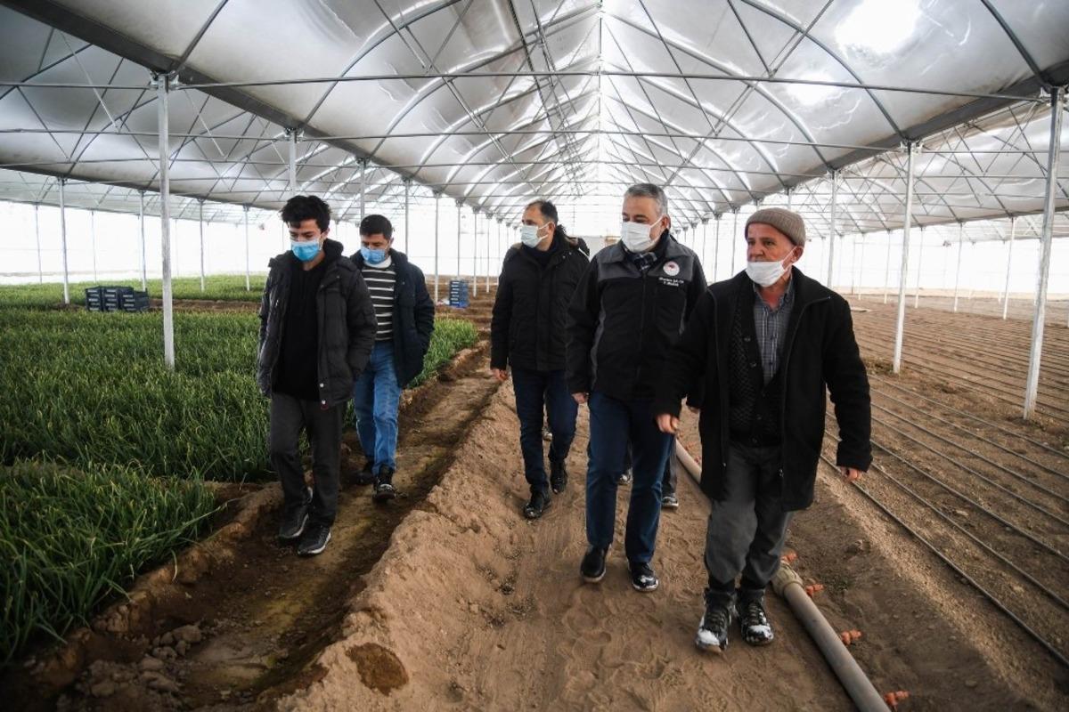 Kayseri&rsquo;de yeni nesil seralarla &uuml;reticiler karlı yatırımlar yapıyor