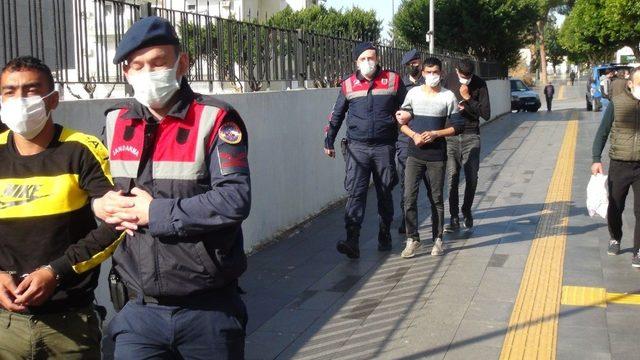 Çaldıkları jeneratör için ilan verip sivil jandarmaya satmaya kalkınca yakalandılar