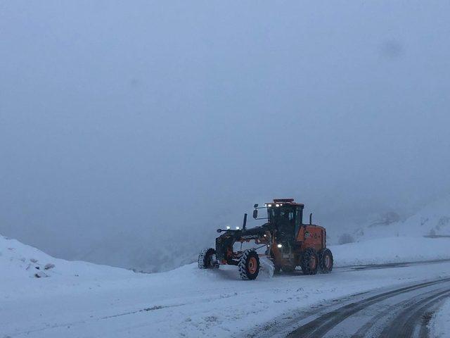 Tunceli-Erzincan karayolu araç trafiğine açıldı