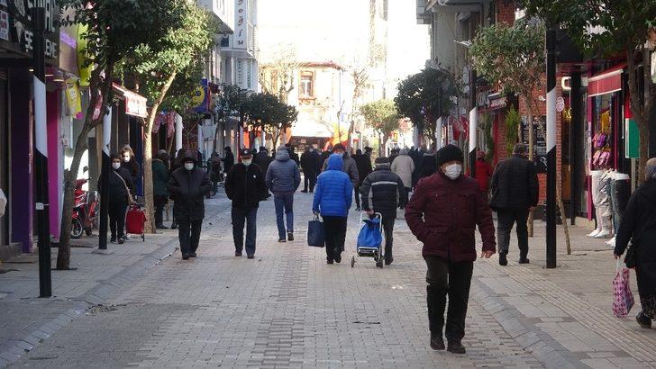 Kırklareli’nde süs havuzları dondu G2