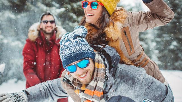 Güneş gözlüğü kar körlüğüne karşı koruyucunuz olacak