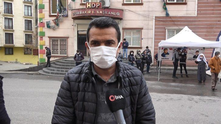 Şehit cenaze törenine katılan evlat nöbetindeki aileler PKK ve HDP’ye ateş püskürdü G2