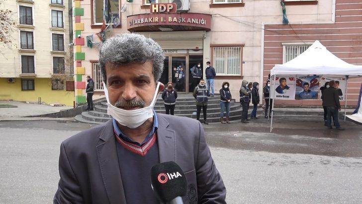 Şehit cenaze törenine katılan evlat nöbetindeki aileler PKK ve HDP’ye ateş püskürdü G3