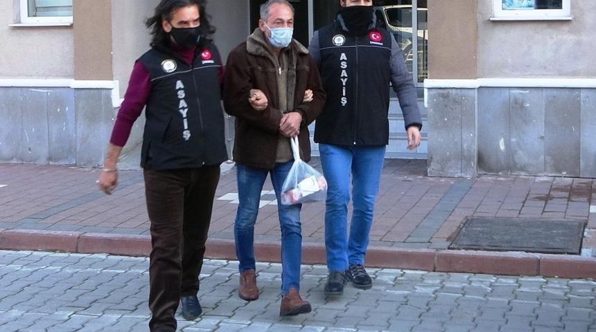 Covid-19 izniyle &ccedil;ıktığı cezaevine otomobil hırsızlığından geri d&ouml;nd&uuml;