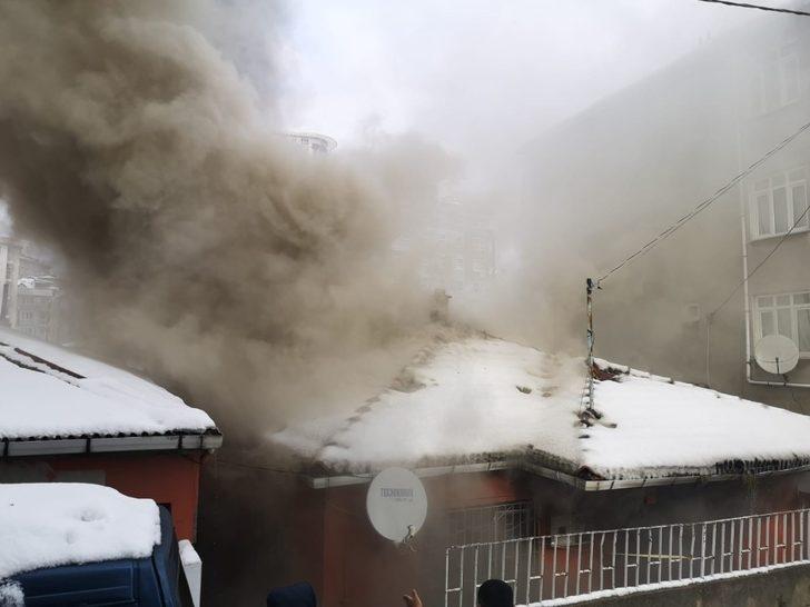 Ataşehir’de korkutan yangın: Patlama sesleri telaşa neden oldu G2