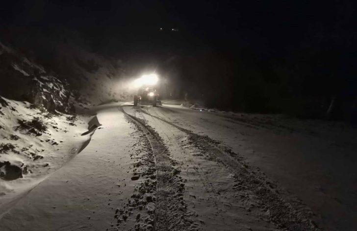 Aydın’da ekipler karla kapanan yolları açtı G2