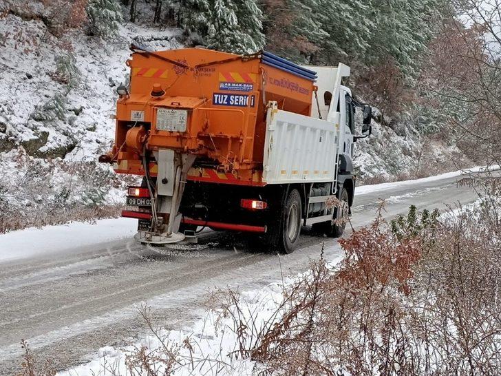 Aydın’da ekipler karla kapanan yolları açtı G5