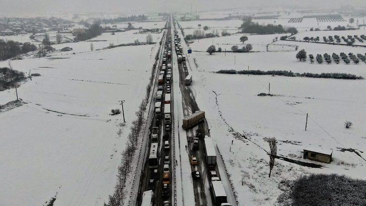 Bursa-İzmir karayolu kapandı...Mahsur kalan araçlar drone ile görüntülendi G1