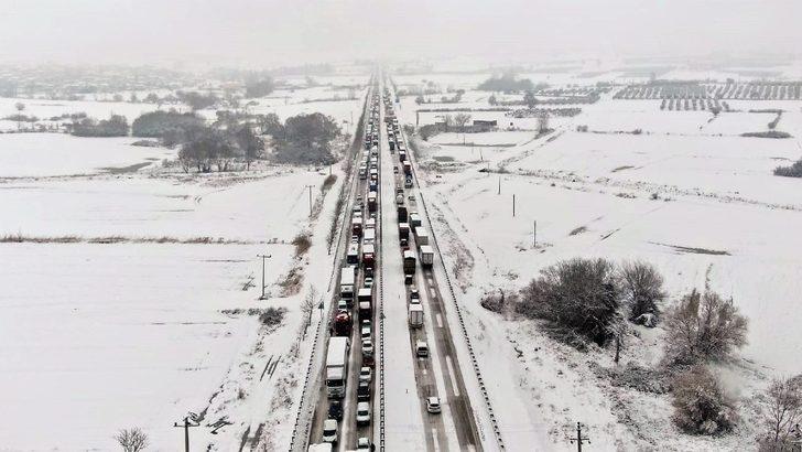 Bursa-İzmir karayolu kapandı...Mahsur kalan araçlar drone ile görüntülendi G2