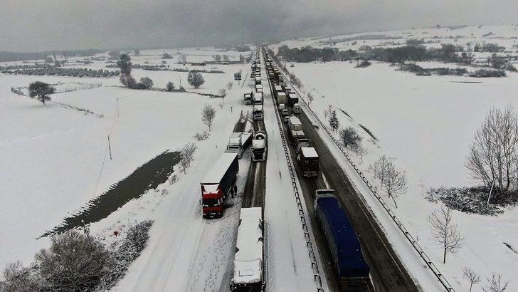 Bursa-İzmir karayolu kapandı...Mahsur kalan araçlar drone ile görüntülendi G5