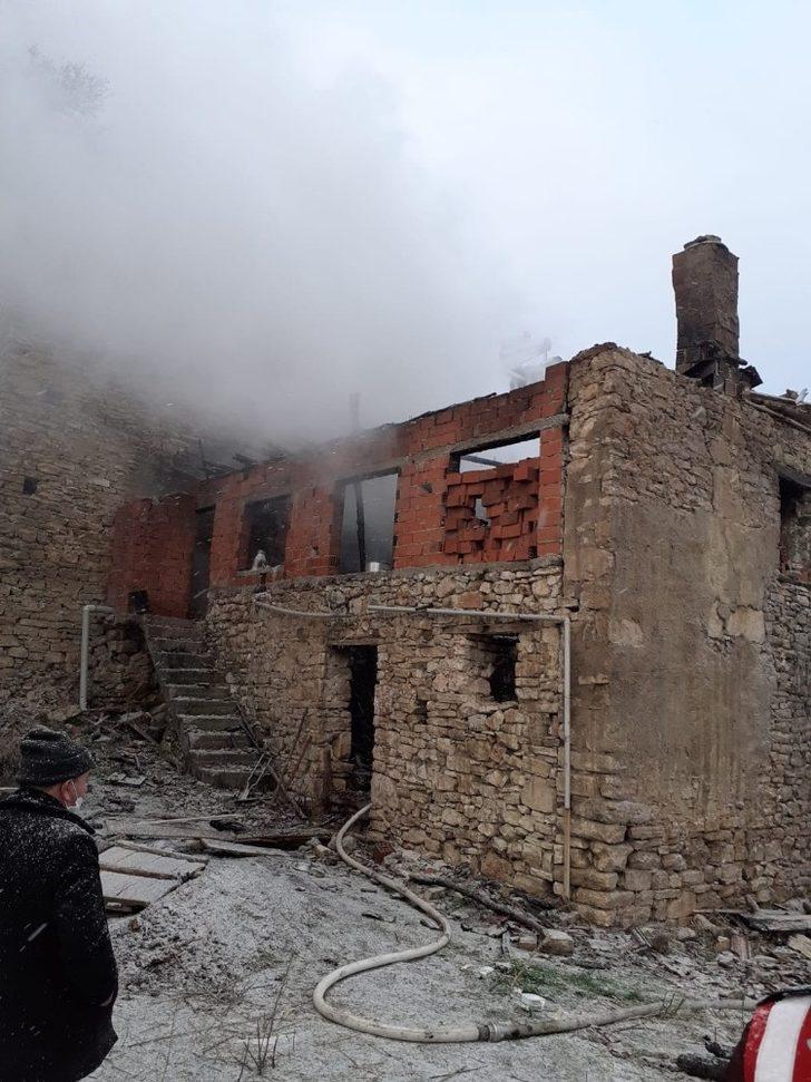 Sobadan çıkan kıvılcım yangın çıkardı: 1 kişi öldü G4