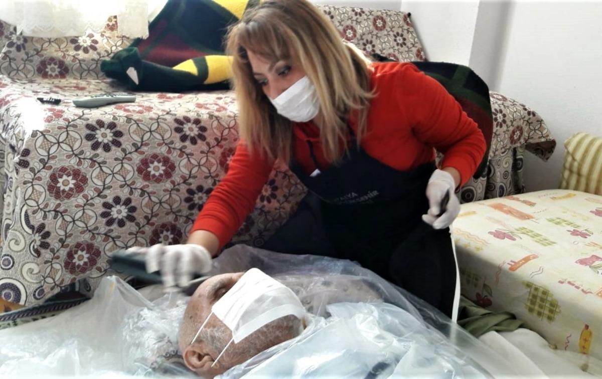 Mobil Kuaf&ouml;r Tırı Alanya ve İbradı&rsquo;da 316 kişiye hizmet verdi