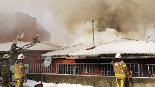 Ataşehir'de yangın paniği! Mahalleli sokağa döküldü