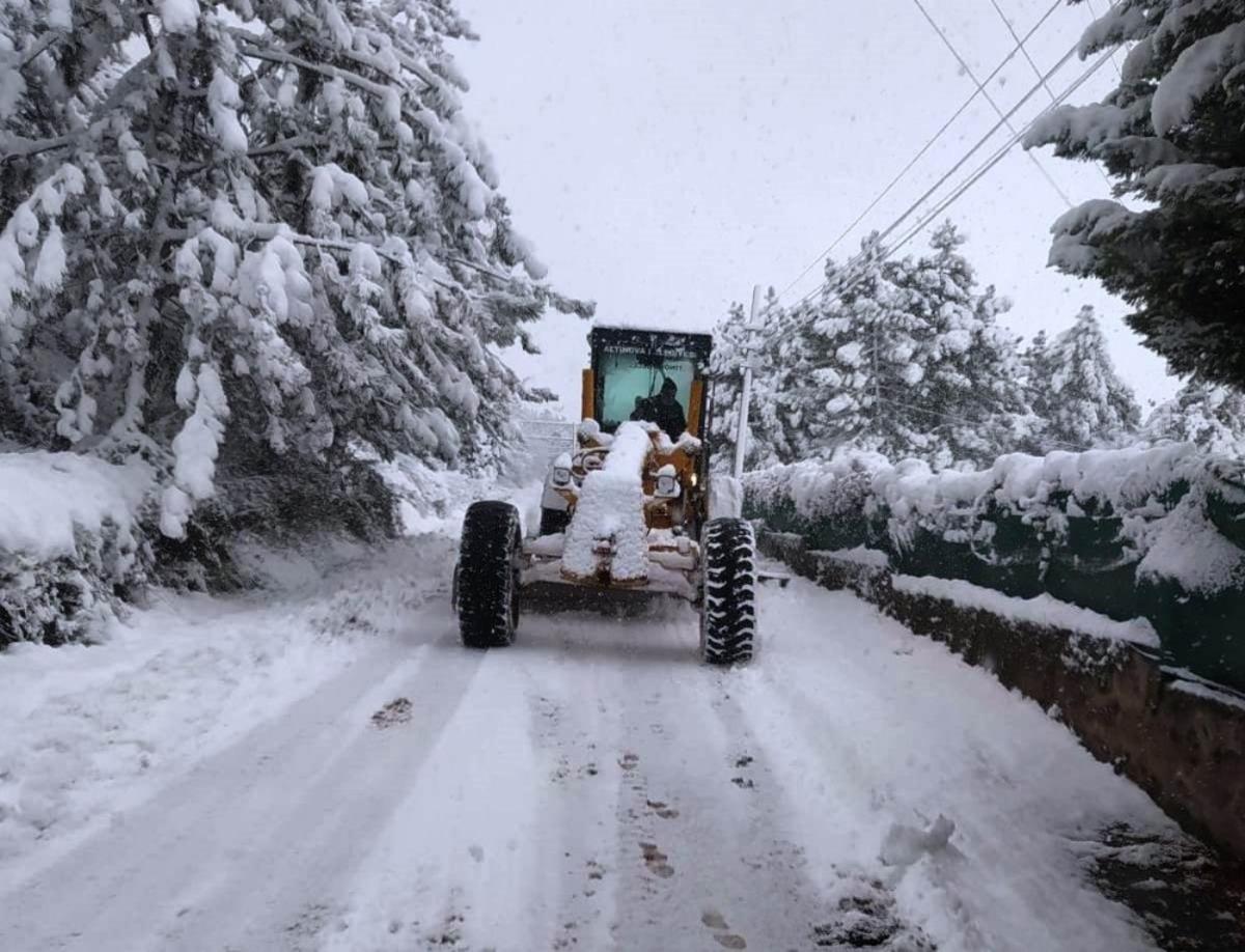 Yollar a&ccedil;ık, ekipler teyakkuzda