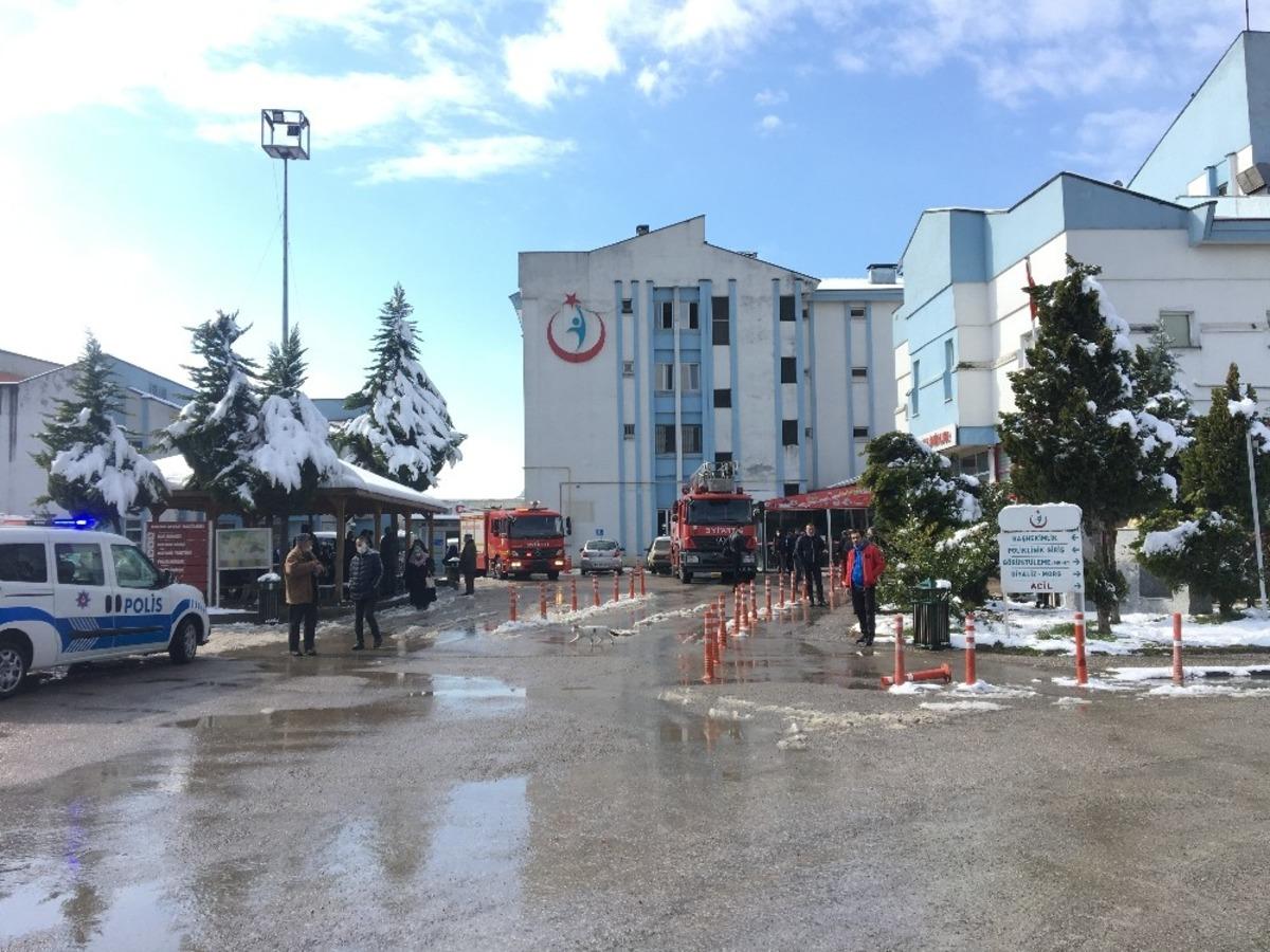 Hastanede &ccedil;ıkan yangın paniğe neden oldu