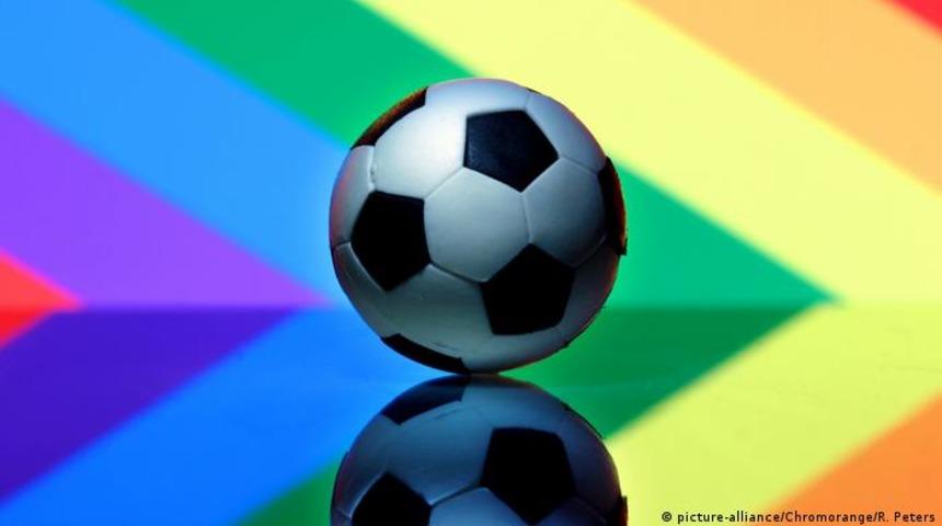 Almanya&rsquo;da eşcinsel futbolcularla dayanışma girişimi