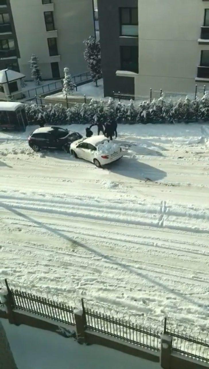 Bursa’da araçların buzlu yolla imtihanı G5