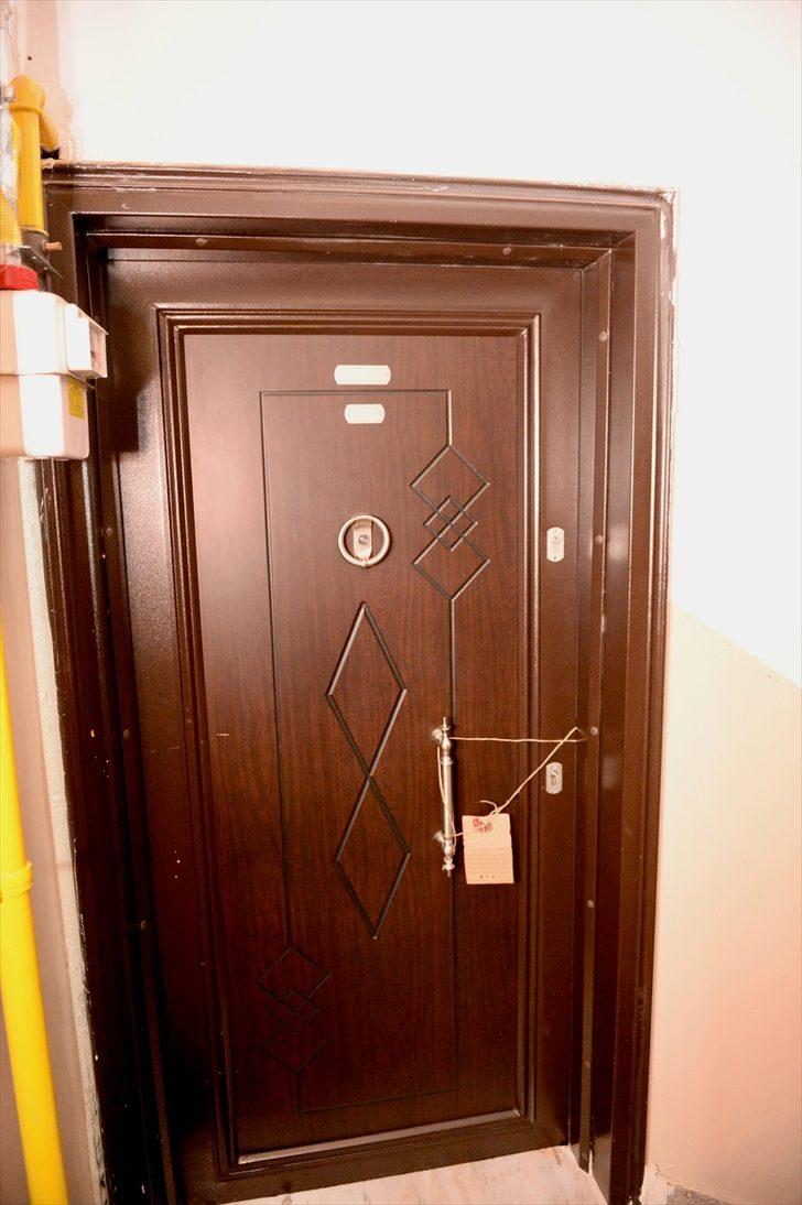 GÜNCELLEME - Eskişehir'de karı koca ve 4 yaşındaki çocuklarının evlerinde ölü bulunmasıyla ilgili 3 kişi gözaltına alındı G1