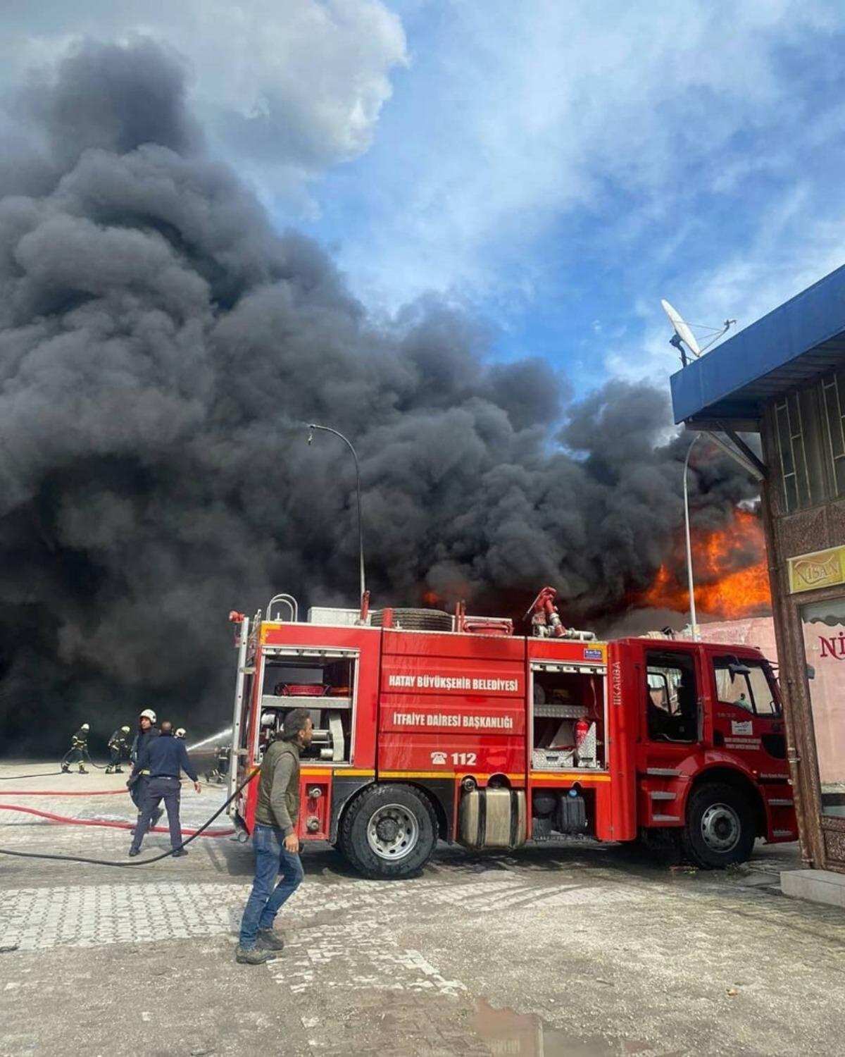 Antakya Organize Sanayi Sitesi&rsquo;nde korkutan yangın