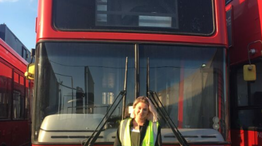 Çift katlı otobüs satın aldılar! Onu rüya gibi bir eve çevirdiler