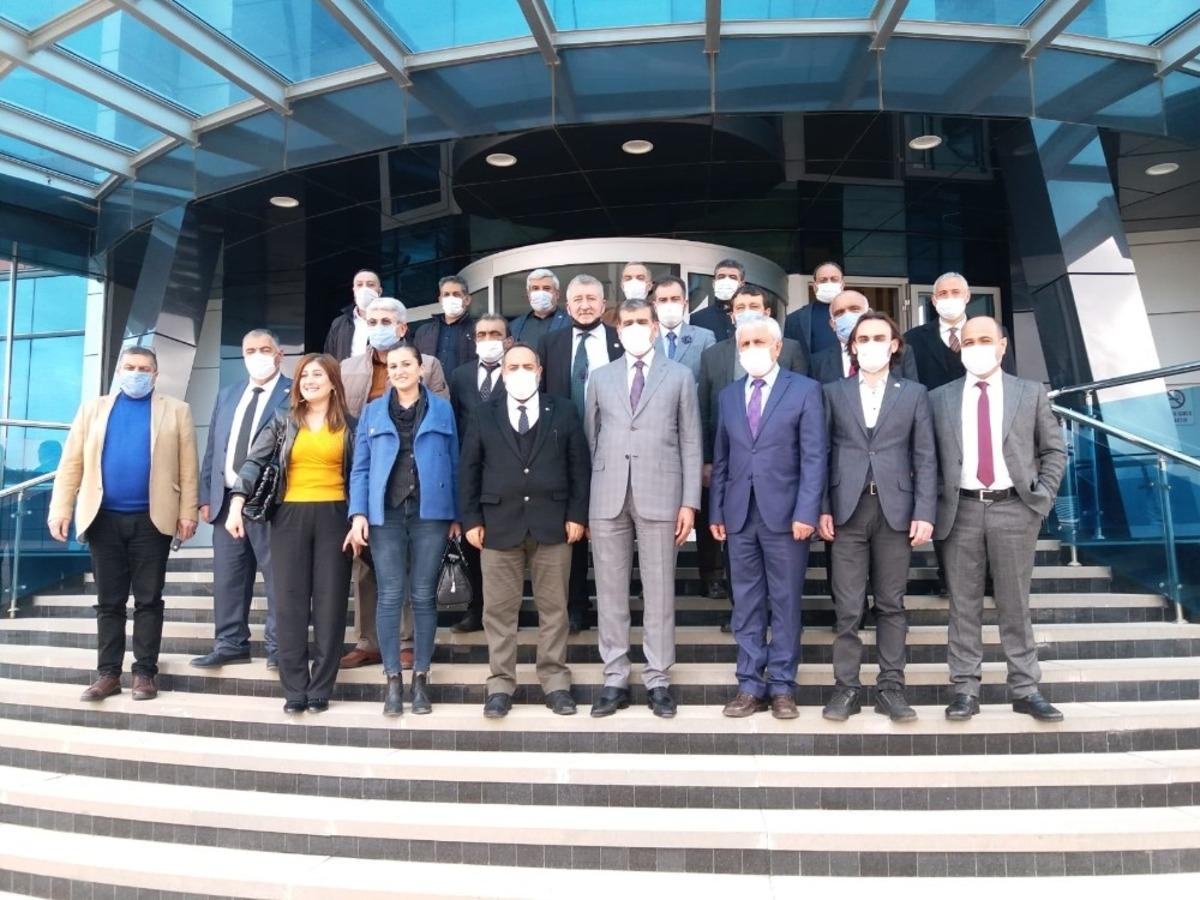 Gazetecilerden Altunkaya&rsquo;ya  plaket