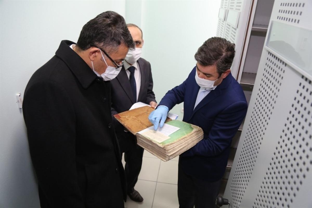 Vahit Paşa Yazma Eserler K&uuml;t&uuml;phanesi&rsquo;nde 15 bin 715 eser