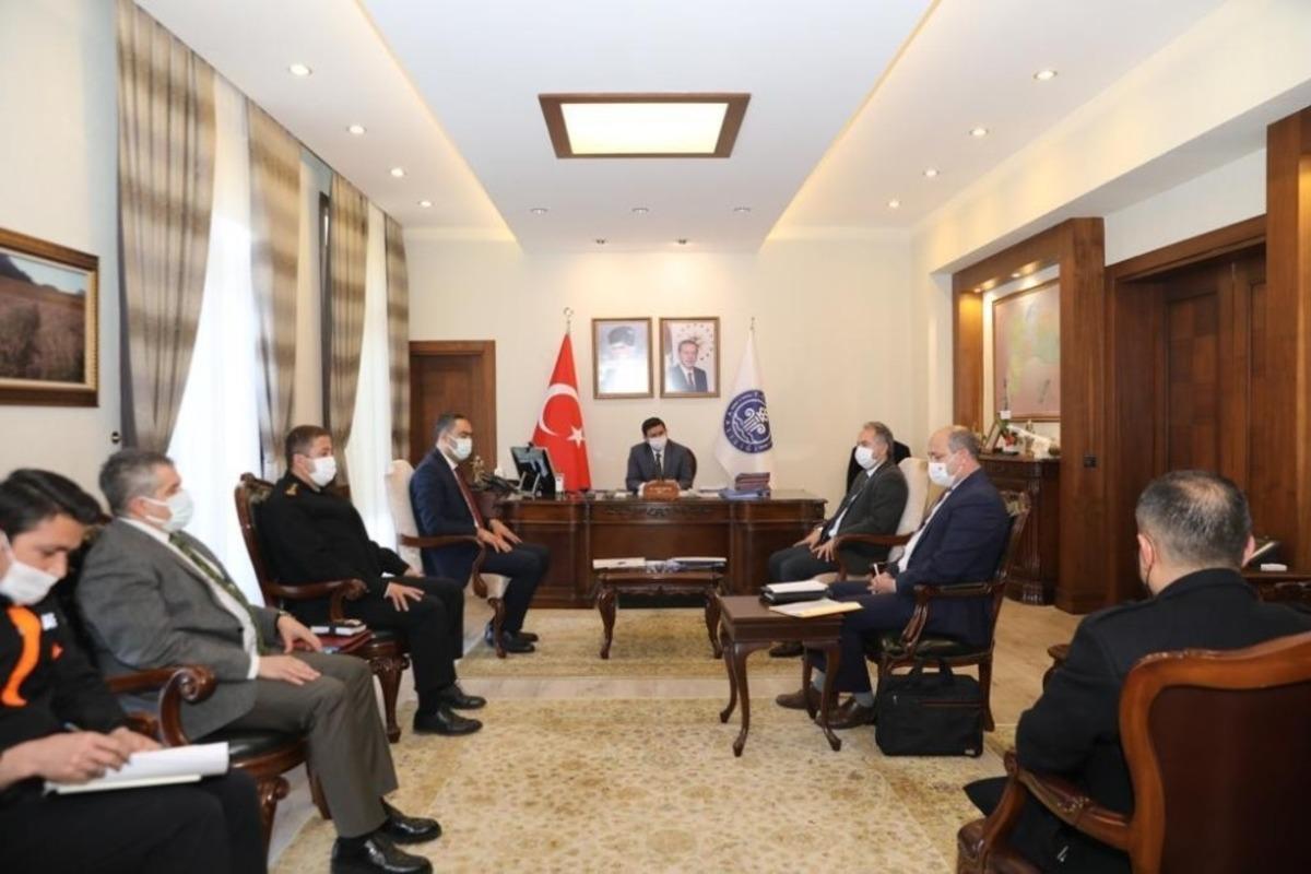 Vali Arslantaş, &ldquo;112 Acil &Ccedil;ağrı Merkezi, gereksiz &ccedil;ağrılarla meşgul edilmemeli&rdquo;