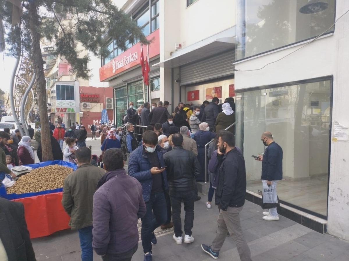 Silvan&rsquo;da ATM &ouml;nlerinde b&uuml;y&uuml;k tehlike