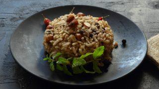 Pirincin kuş üzümü ve fıstıkla mükemmel uyumu: İç pilav tarifi! Lezzet katan en önemli şey... 