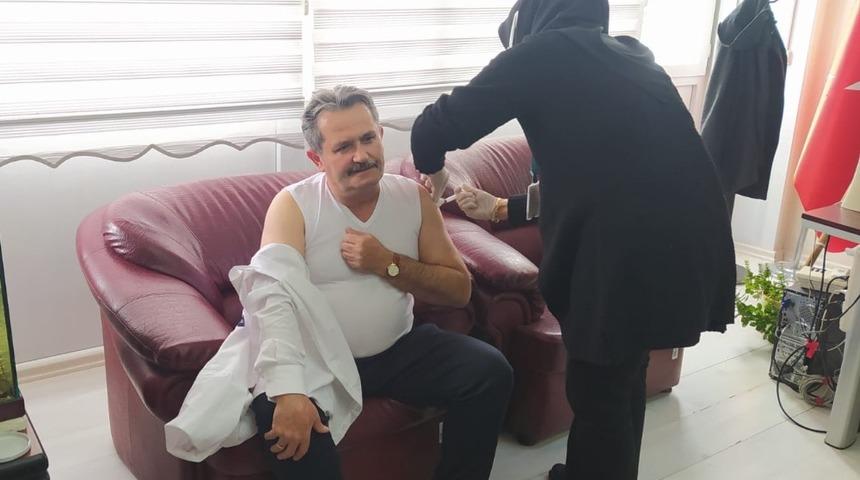 Başkan Koloğlu korona aşısını oldu
