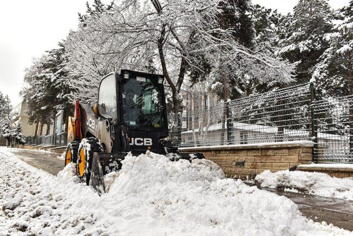 Büyükşehir karla mücadelede de Türkiye’ye örnek belediye oldu G2