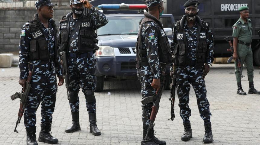 Nijerya'da yatılı okula düzenlenen silahlı saldırıda 42 kişi kaçırıldı