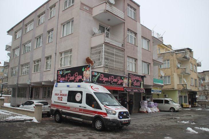 80 yaşındaki adam evinde ölü olarak bulundu G1