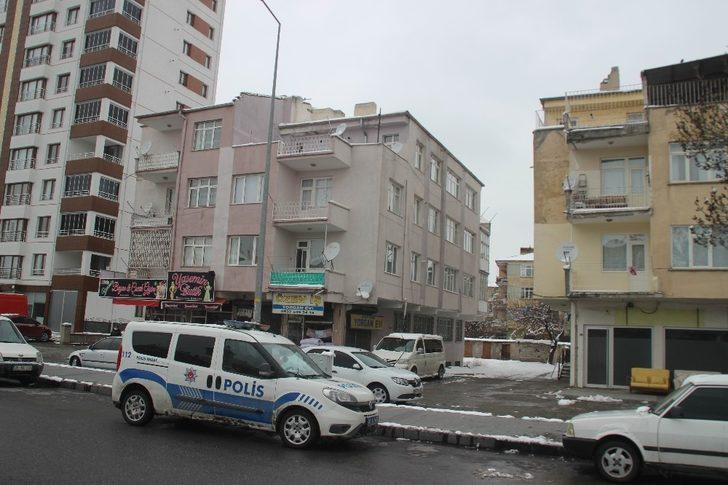 80 yaşındaki adam evinde ölü olarak bulundu G4