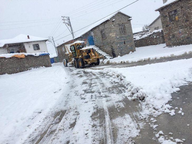 Başkan Kavuş, kar nöbetinde G4