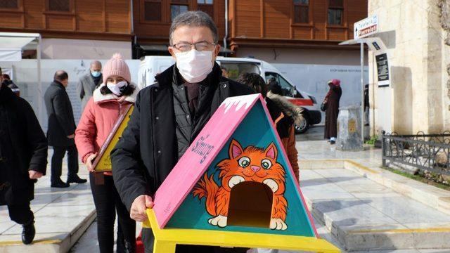 Eyüpsultan’da kediler yeni yuvalarına kavuştu