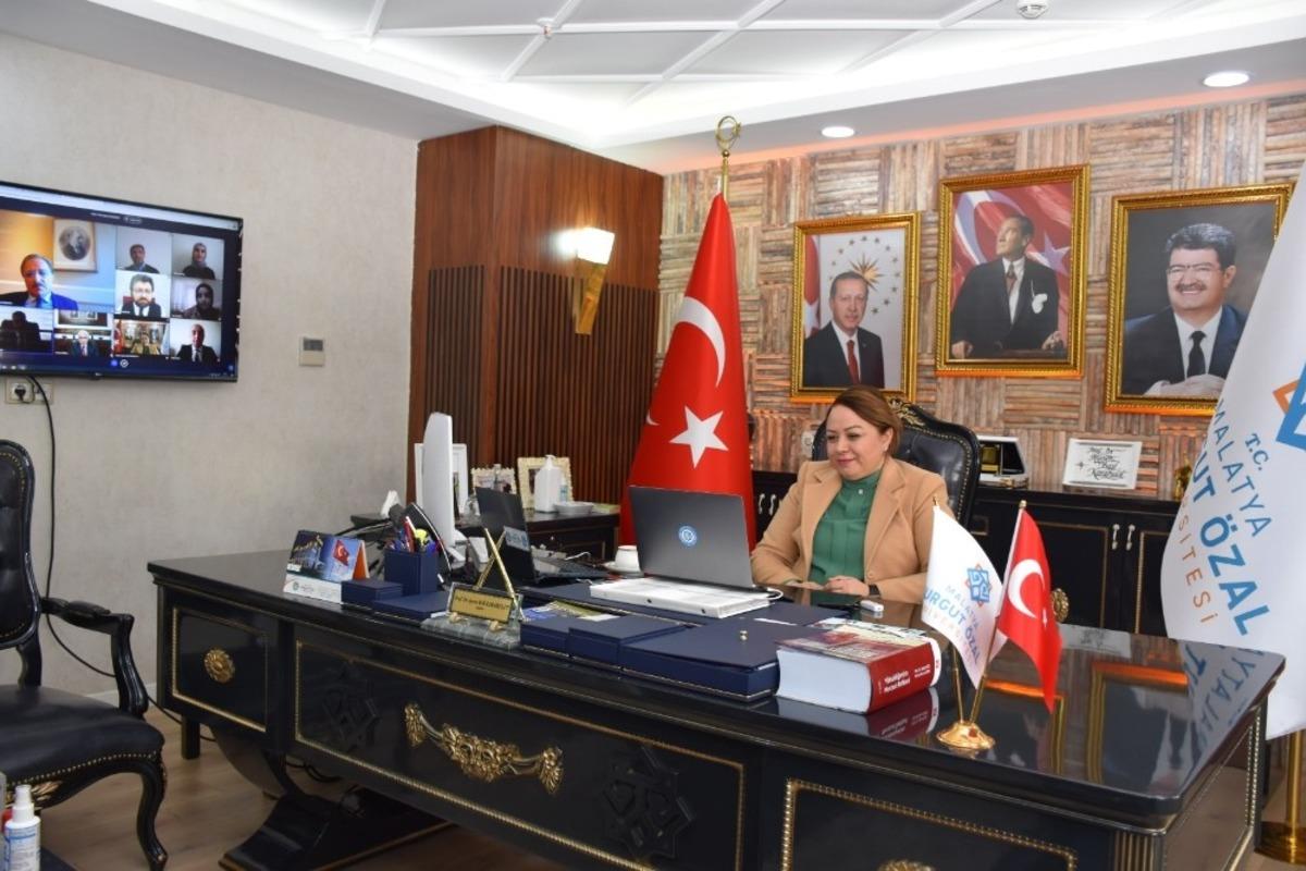 MT&Uuml;&rsquo;den  &ldquo;Kendini Kuran Şehir&rdquo; konferansı