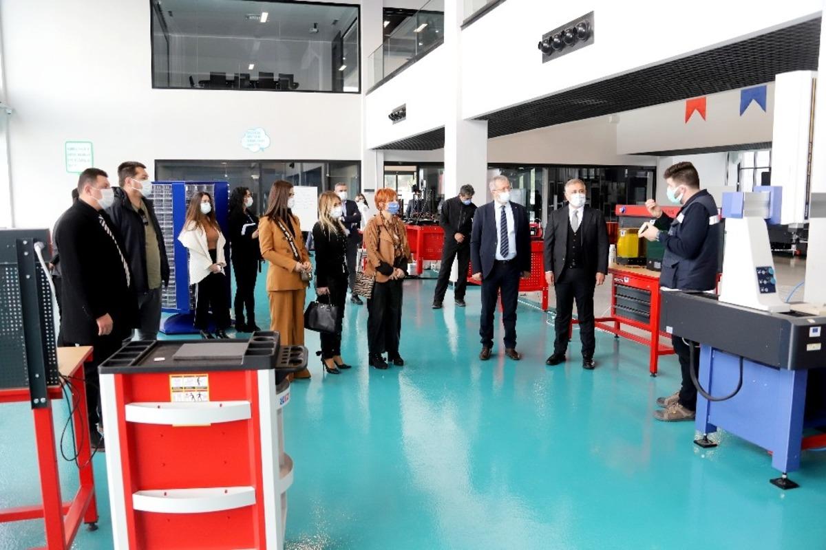 Mersin&rsquo;deki &rsquo;Model Fabrika&rsquo; sanayicilerin ilgisini &ccedil;ekiyor