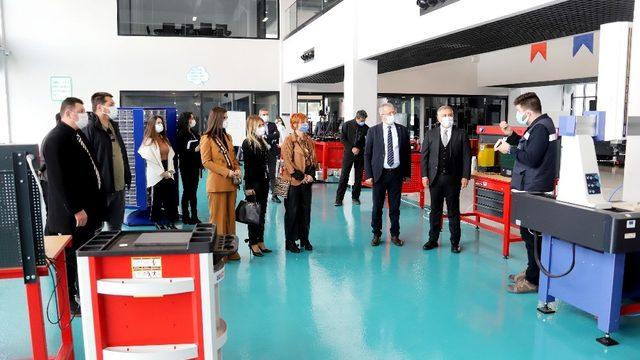 Mersin’deki ’Model Fabrika’ sanayicilerin ilgisini çekiyor