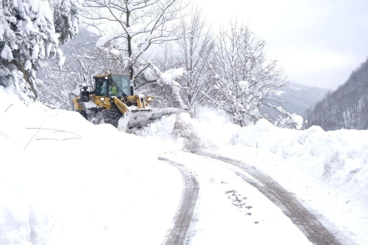 Sakarya&rsquo;da 42 grup yolu ulaşıma a&ccedil;ıldı