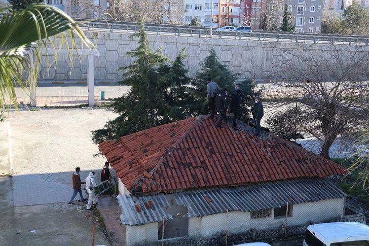 Tavan arasındaki cesede polis kazma ve balyozla ulaştı G2
