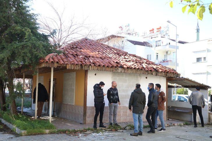 Tavan arasındaki cesede polis kazma ve balyozla ulaştı G4