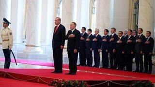 Erdoğan'ın karşılandığı törende dikkat çeken iki isim